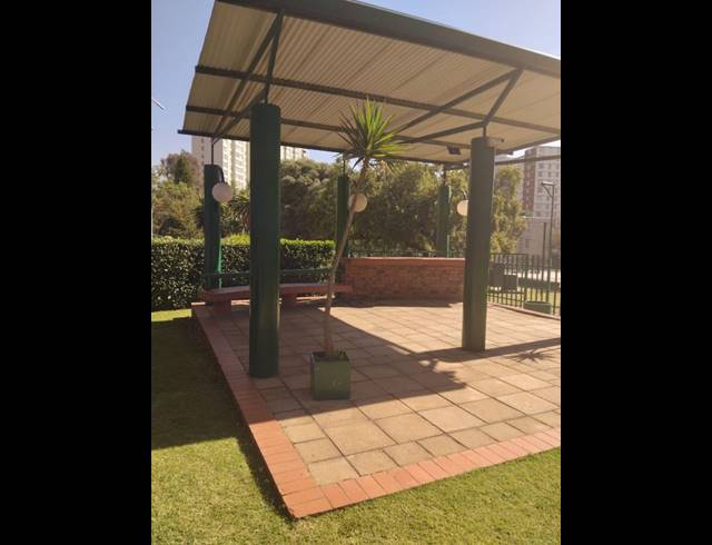 2 BEDROOM PROPERTY TO RENT IN BEDFORD GARDENS